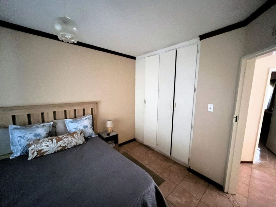 2 Bedroom Property for Sale in Langenhovenpark Free State